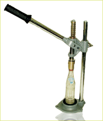 CROWN CORKING MACHINE 